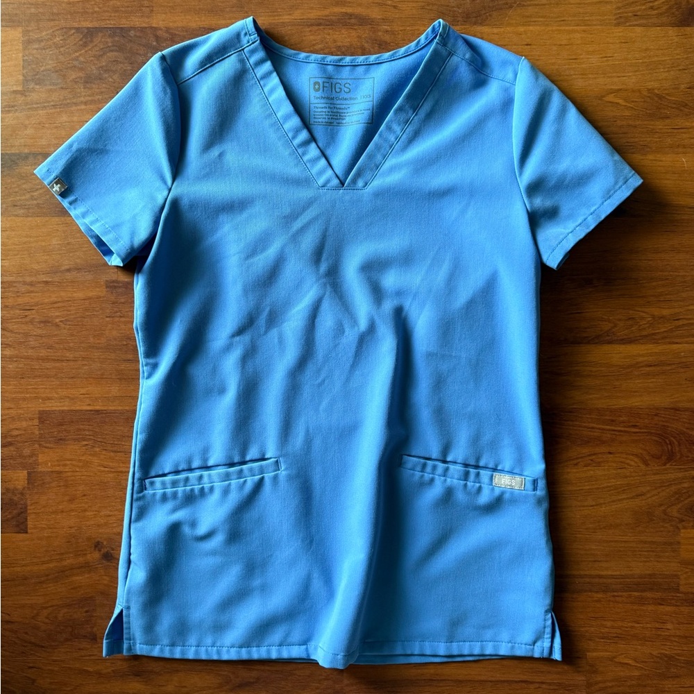 Figs Casma - Three-Pocket‎ Scrub Top - XXS / Ceil Blue Women’s